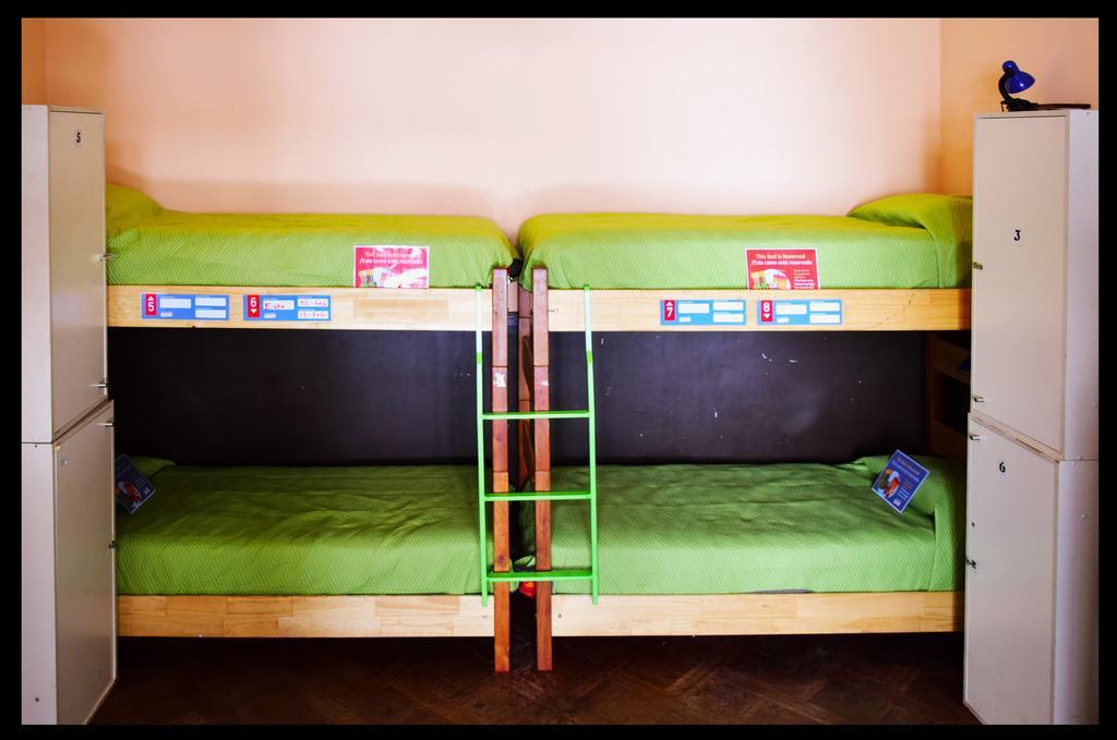 Хостел Santiago Backpackers Экстерьер фото
