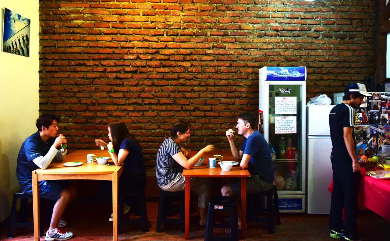 Хостел Santiago Backpackers Экстерьер фото