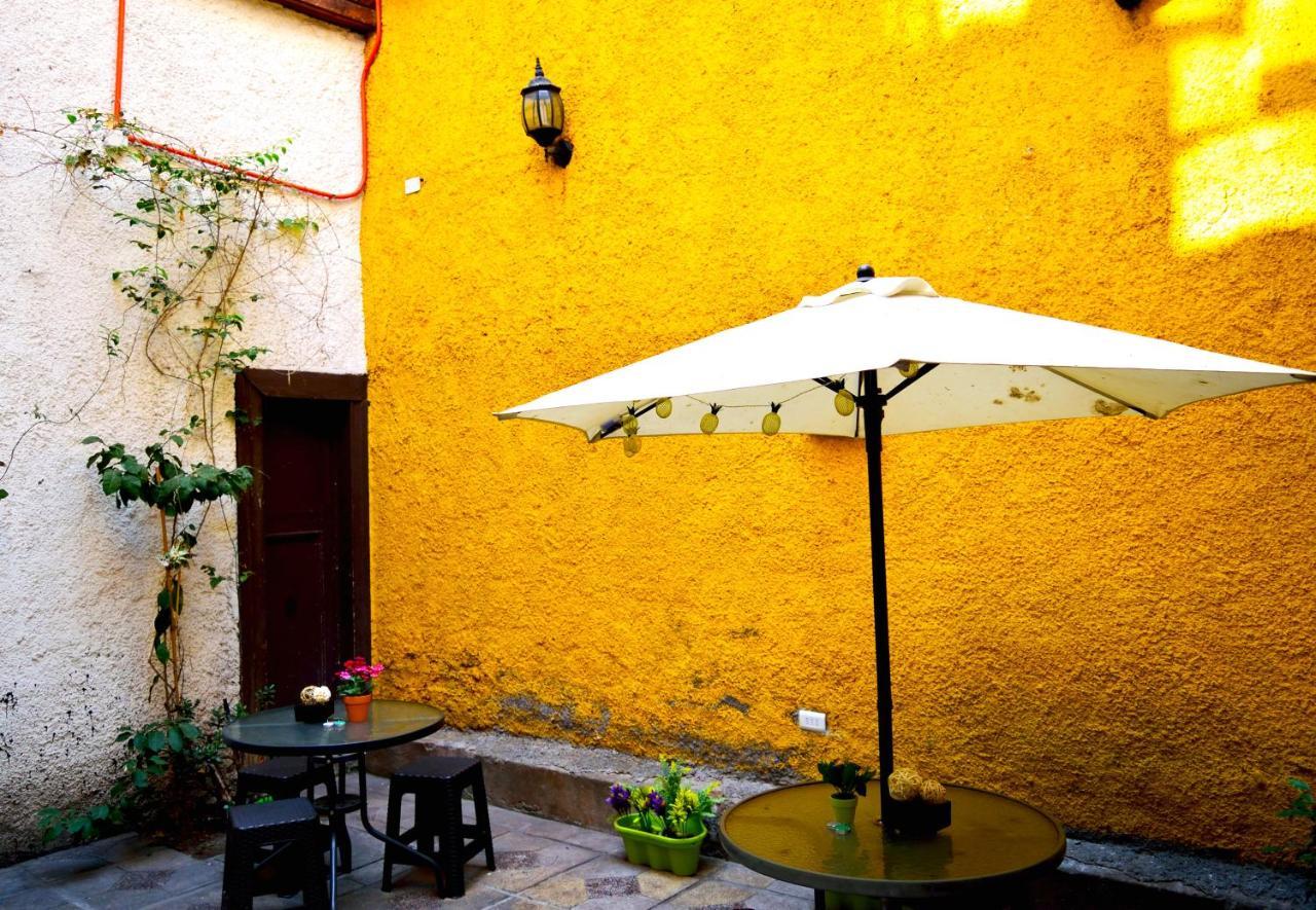Хостел Santiago Backpackers Экстерьер фото